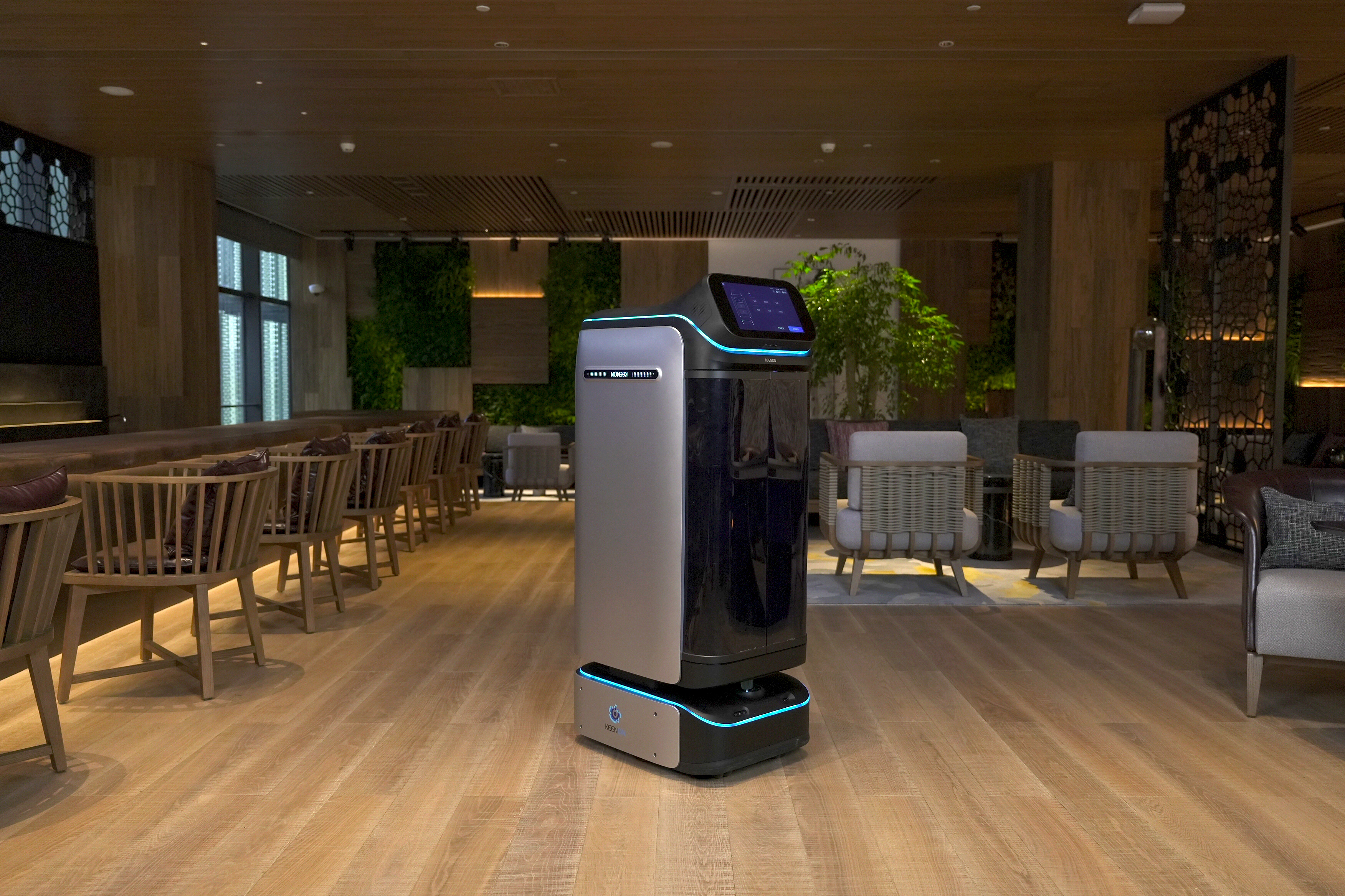 T3 in restaurant closed.JPG