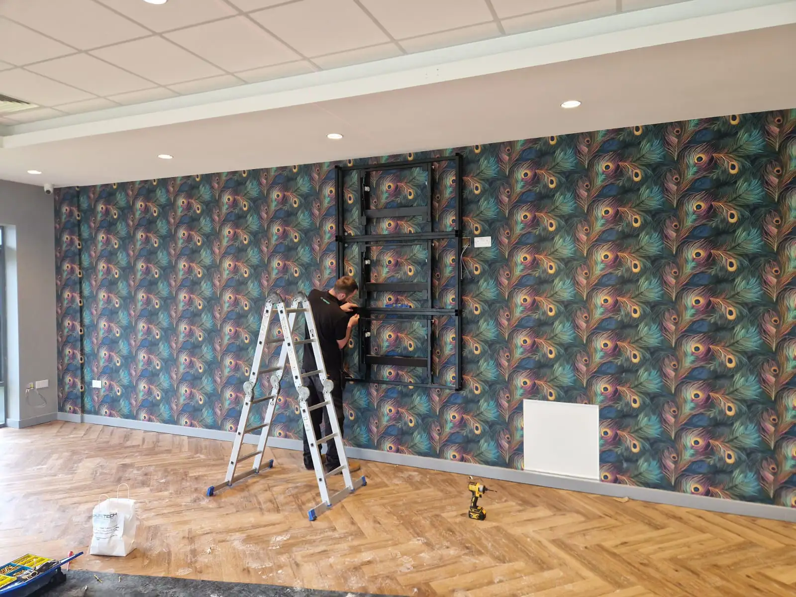 Patrington haven 165 inch TV - start.jpg